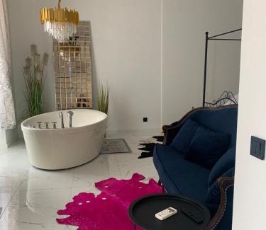 Old Town Apartment | Tiltų 5 Jacuzzi Apartment