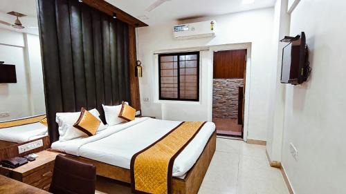 Santacruz Apartment | TIM Santacruz Mumbai Airport