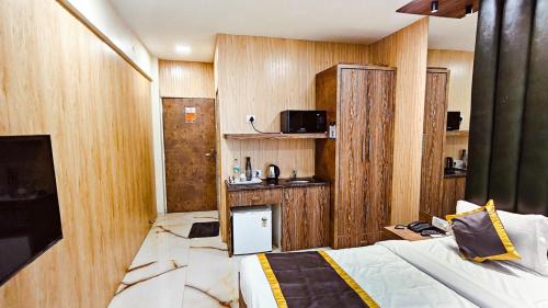 Santacruz Apartment | TIM Santacruz Mumbai Airport