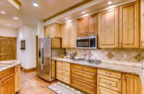 Blue River House | Timber Creek Retreat: Hot Tub, Pool Table, Ping Pong, Foosball, Grill