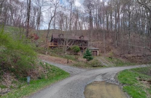 Wolf Laurel House | Timber Lodge989 El Miner
