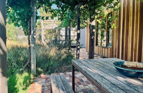 Yapeen Villa | Timber & Stone - Modern Eco Retreat and Studio