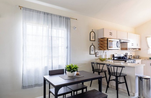 Discovery Bay House | Timeless 2BD&2BTH Gated Community @ Discovery Bay