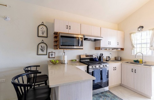 Discovery Bay House | Timeless 2BD&2BTH Gated Community @ Discovery Bay