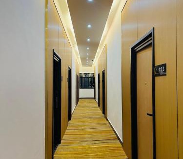 Freetown Hotel | Times Mansion king size standard room