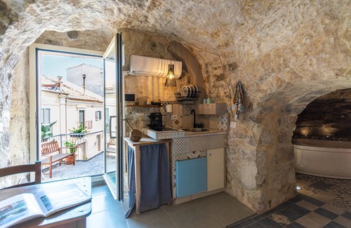 Ragusa House | Timpa 22, A Cool Holiday Home, Center Ragusa IBLA