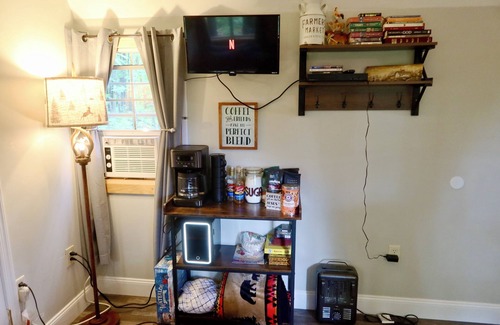 Culpeper Cabin | Tiny Cabin with beautiful country views. Pet friendly!