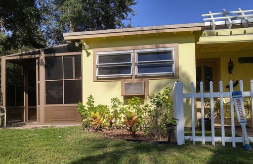 Inlet District Apartment | "Tiny Diggs" Is A Very Simple Lifestyle For One!