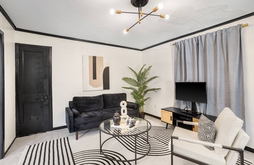 Lancaster Cottage | Tiny Home w/ Private Yard & Parking, Pet Friendly, 15min to Downtown Dallas