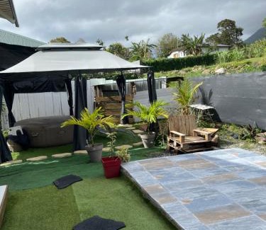 Capesterre-Belle-Eau Ski Chalet | TINY HOUSE avec vues