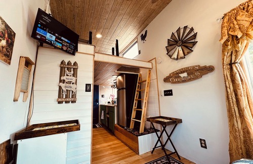Battle Ground House | Tiny House Farm Stay In Battle Ground Dogs Welcome