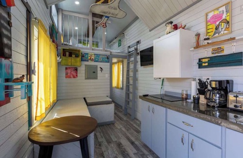 Leadville Apartment | Tiny House Huckleberry - downtown & pet friendly