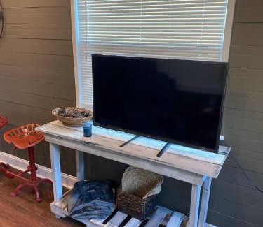 Nacogdoches Villa | Tiny House Oasis Nature Escape Unit A