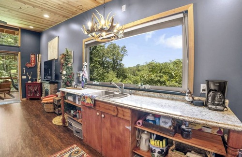 French Village House | Tiny House! Relaxing Country Getaway.