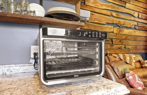 French Village House | Tiny House! Relaxing Country Getaway.