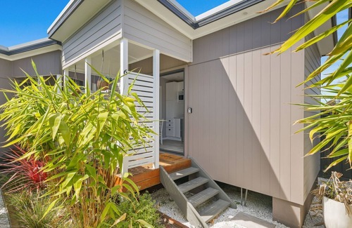 Sanctuary Point Cabin | Tiny House Stayz Stay for 3 Pay for 2! - House 7