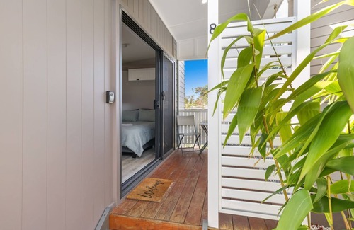 Sanctuary Point Cabin | Tiny House Stayz Stay for 3 Pay for 2! - House 8