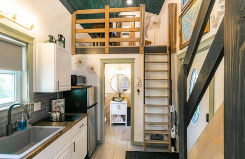 East Syracuse House | Tiny house with private Hot Tub