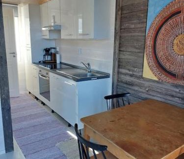 Taivassalo Ski Chalet | Tiny house with sauna and hot tub close to archipelago