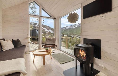 Møre og Romsdal House | Tiny Mountain Cabin I