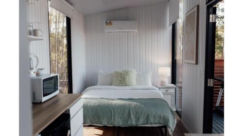 Wongawallan House | Tiny Tamborine 2 by Tiny Away