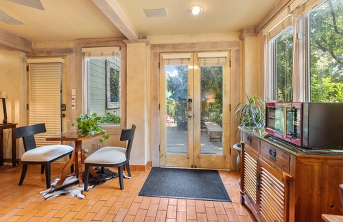 Clarksville Apartment | Tiny Tasteful 1