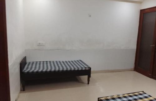 DLF Phase 3 House | Tipsyy Inn Suites 020