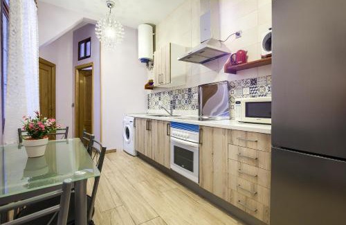 Embajadores Apartment | Tirso de Molina I - 3 dormitorios, 2 baños