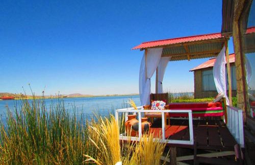 Puno Cabin | Titicaca Uros Summa Paqari