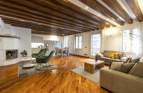 Dorsoduro Apartment | Tolentini Canal View & Terrace by Wonderful Italy
