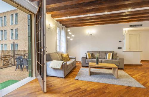 Dorsoduro Apartment | Tolentini Canal View & Terrace by Wonderful Italy