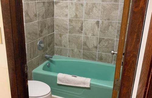 South Beloit Hotel | Tollway Inn of Beloit