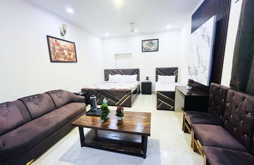Jangpura Bed & Breakfast | Tom and jerry residency