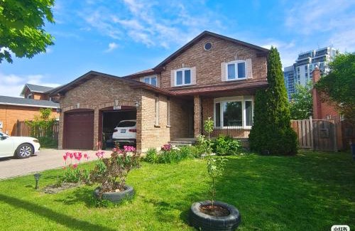 Mississauga House | Tom Oker唐人之家