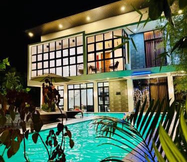 Luzon House | Tomeizah