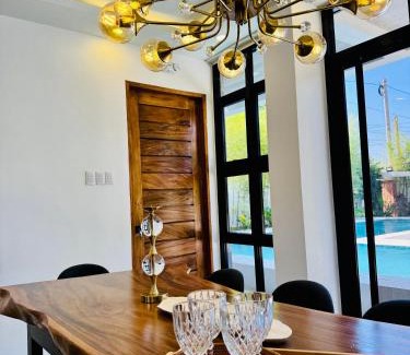 Luzon House | Tomeizah