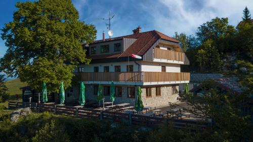 Bostanj Hotel | Tončkov dom na Lisci