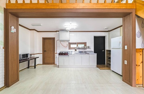 Tongyeong House | Tongyeong Hwanggeumbada Pension