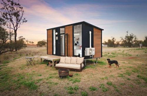 Goombungee House | Toowoomba Valley Views by Tiny Away