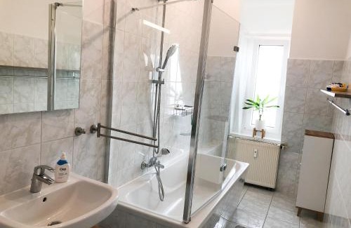 Volkstedt Apartment | TOP ausgestattete, moderne 2 Zimmer Wohnung, Smart TV, WLAN, familienfreundlich