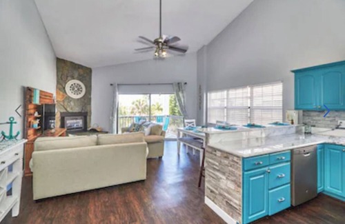 Indian Shores Condo | Top floor beach condo with gulf & inter-coastal views!