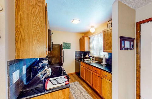 Steamboat Springs Condo | Top-floor condo with on-site pool & hot tub, fireplace, in-unit washer/dryer