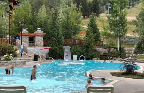 East Kootenay Condo | TOP FLOOR in Panorama Resort | TRUE Ski In/Out | Indoor Access to Pool & HotTubs