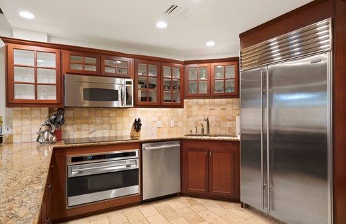 Wailua Condo | Top Floor Penthouse Ocean & Pool View 2 Cal King Beds Best Reviews In Waipouli