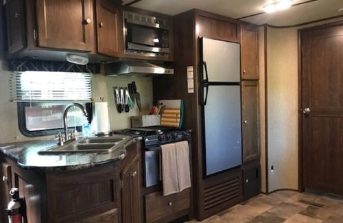 Whitney House | Top of Hill Country, 2 miles to Lake Whitney/Brazos River. Pet Friendly!