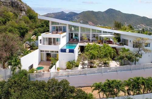 Pelican Key Apartment | Top of Pelican Key! Spectacular sea views, near beaches, Wifi, parking, private
