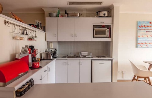 Newtown Apartment | Top Spot on King Street: studio, city view + swimming pool