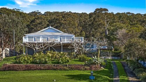 Hardys Bay House | 'Torcello - Waterfront on the Bay' by HolidayCo