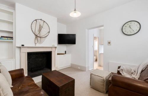 Battery Point House | Tori's on Hampden - Heritage Charm Near Salamanca