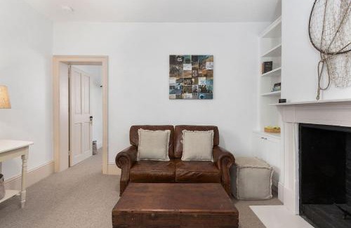Battery Point House | Tori's on Hampden - Heritage Charm Near Salamanca
